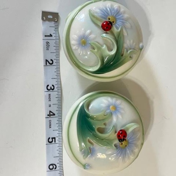 FRANZ Collection Porcelain Ladybug Salt and Pepper Shakers - Picture 4 of 12